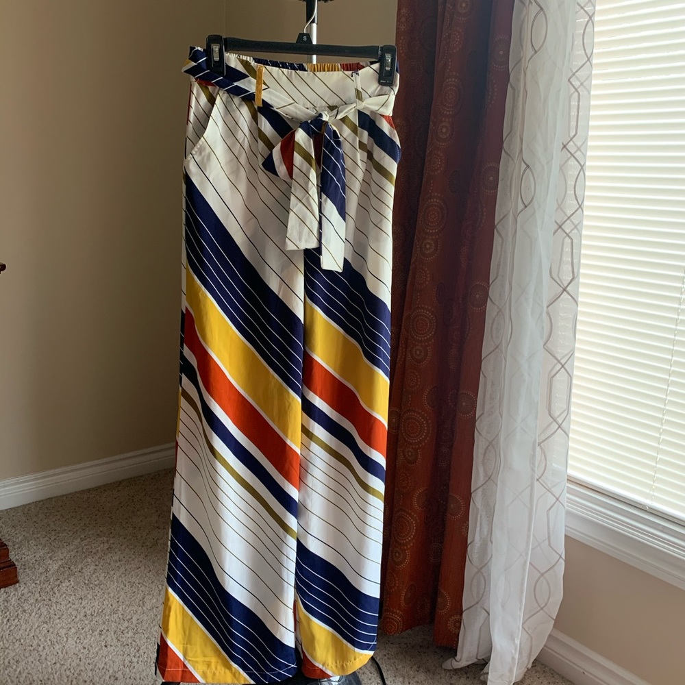 Forever 21 Women's Belted Striped Pants